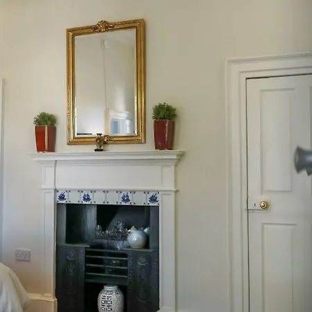 4 Middleton House