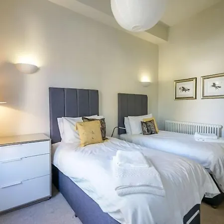 4 Middleton House * York